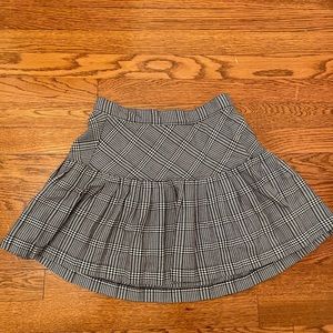 houndstooth/plaid black and white mini skirt